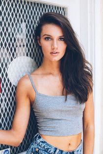 carolina cazadora desnuda